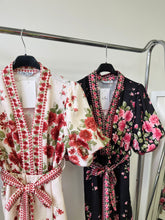 Kép betöltése a galériamegjelenítőbe: 3780 MELINA virág mintás vászon ruha
