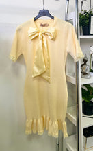 Kép betöltése a galériamegjelenítőbe: 535 ELIZABETH  szalagos tavaszi kötött ruha
