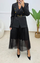 Kép betöltése a galériamegjelenítőbe: 5022 RITA blézer +szoknya szett övvel
