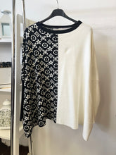 Kép betöltése a galériamegjelenítőbe: 1053 Mintás Pulóver
