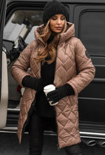 Kép betöltése a galériamegjelenítőbe: 88903 RENATA steppelt kabát
