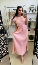 Kép betöltése a galériamegjelenítőbe: 57360 DORINA pliszírozott ruha
