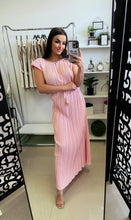 Kép betöltése a galériamegjelenítőbe: 57360 DORINA pliszírozott ruha
