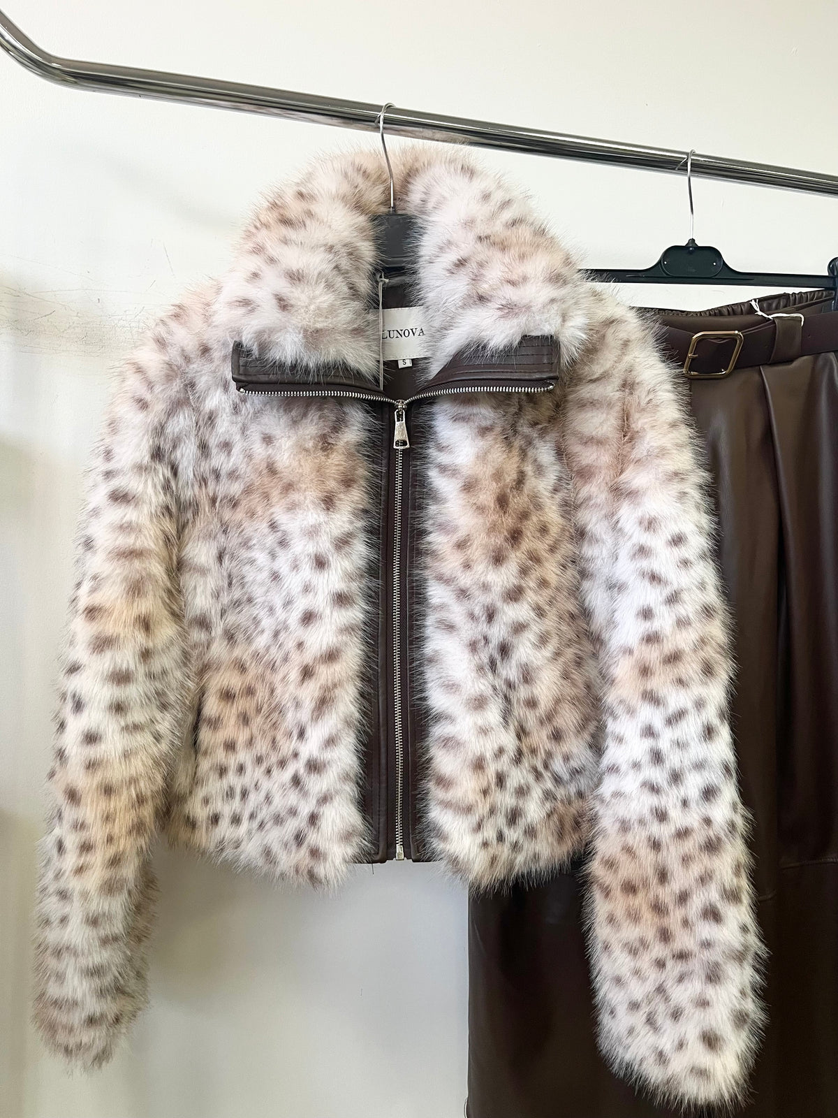 6106 WHITE leopárd mintás műszőrme kabát