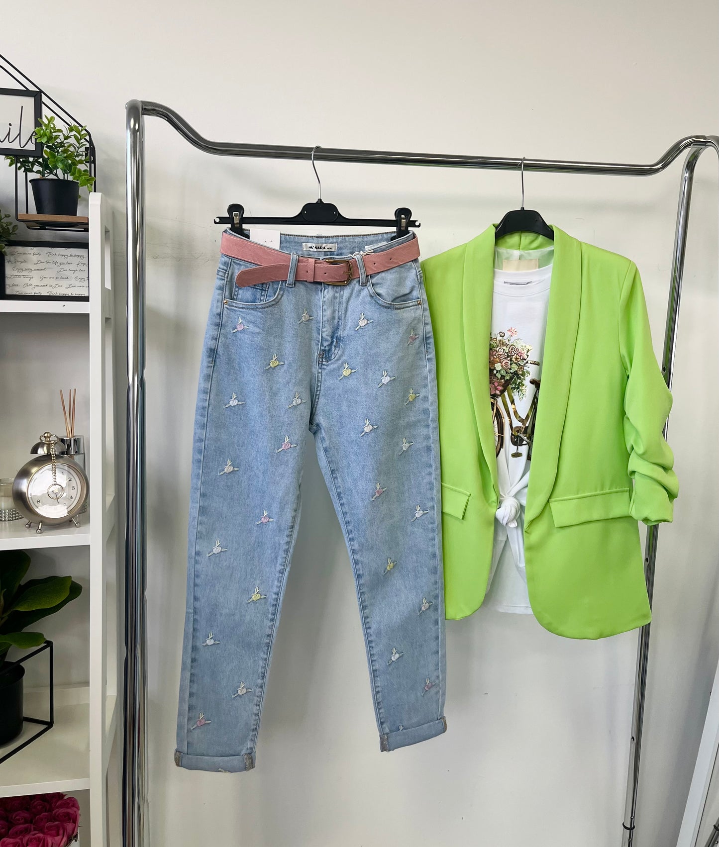 2883 HÍMZETT MOMFIT farmernadrág övvel