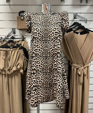 Kép betöltése a galériamegjelenítőbe: 30846 LEOPARD BONY ruha
