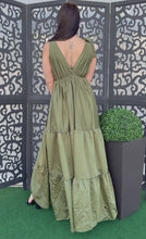 Videó betöltése és lejátszása a galériamegjelenítőben: 4359 HELGA vállán masnis műselyem ruha
