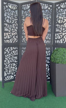 Videó betöltése és lejátszása a galériamegjelenítőben: 10159 ALIANA top + pliszírozott nadrág szett
