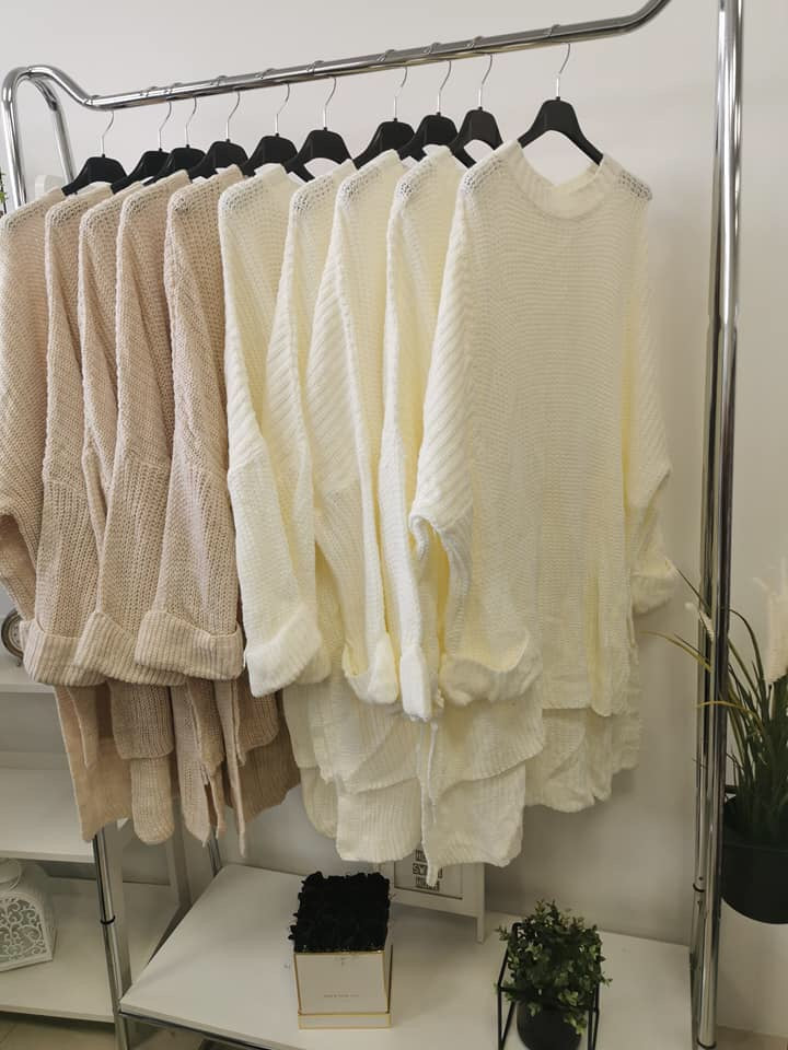 1315 Kötött oversize/nagyméretű Pulóver