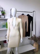 Kép betöltése a galériamegjelenítőbe: 52533 CIPZÁROS mini ruha
